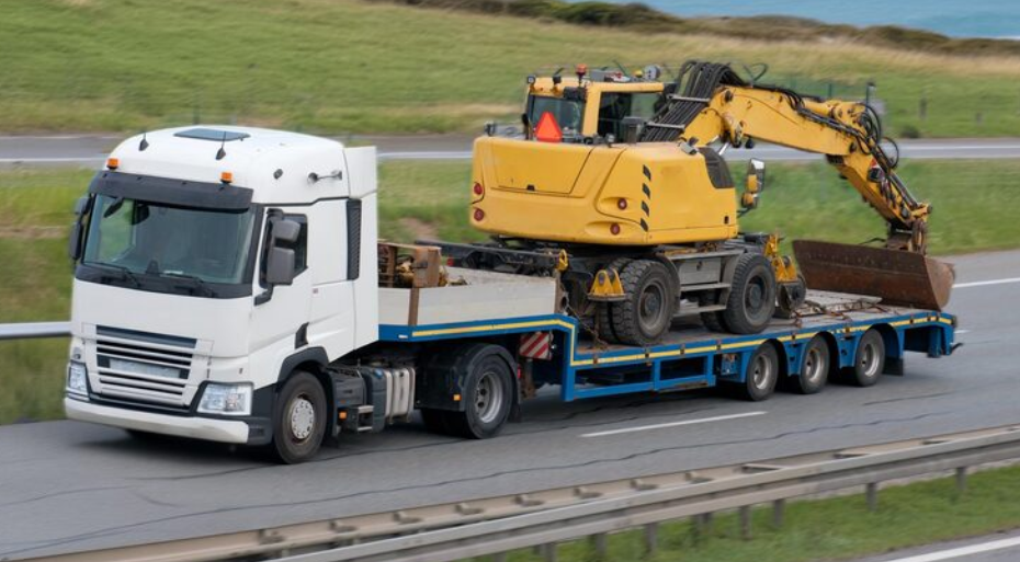 Wie Schwertransporte Ihren Umzug großer und schwerer Güter erleichtern können